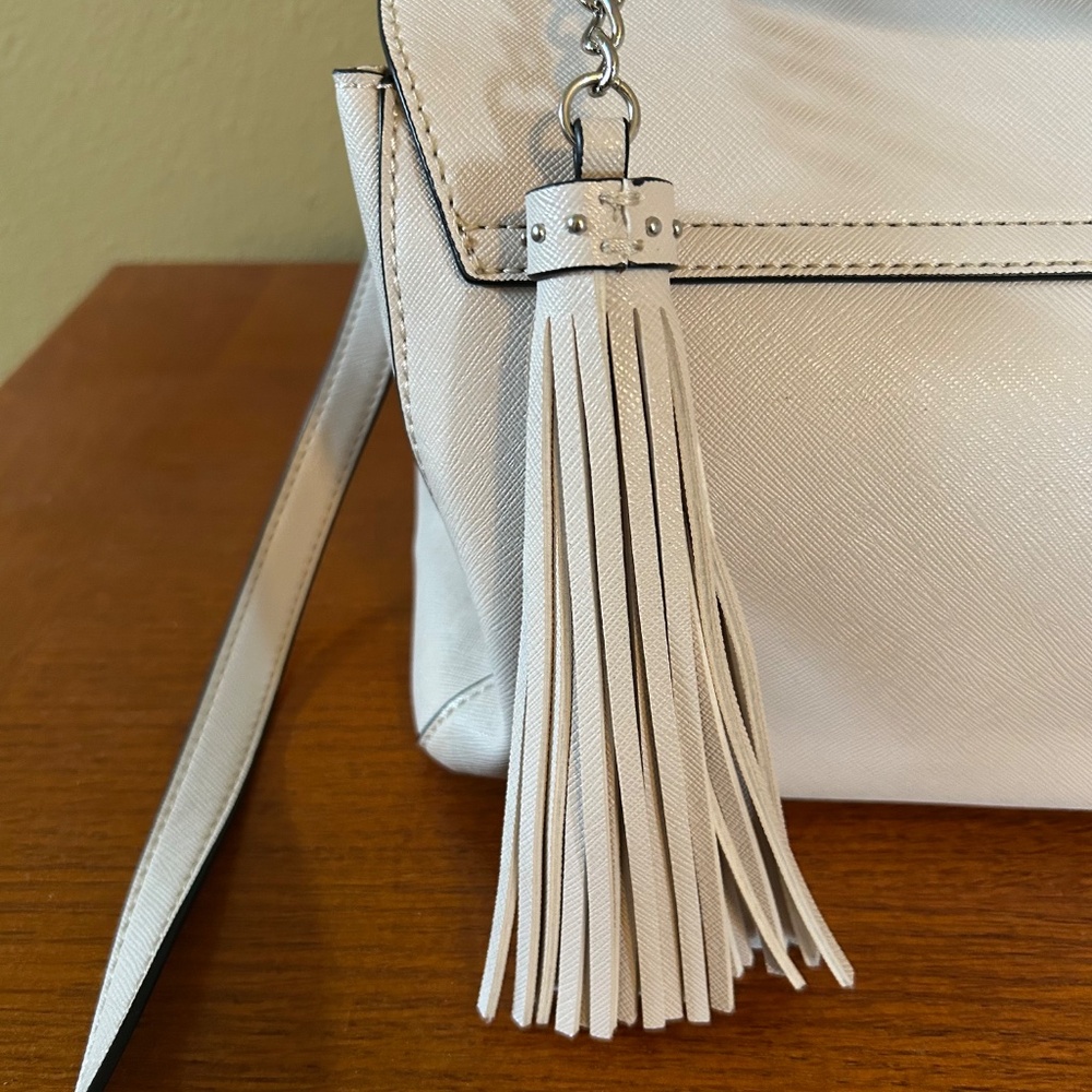 Guess‎ Cream Purse Shoulder strap and Hand Bag Silver Detail - Picture 9 of 11